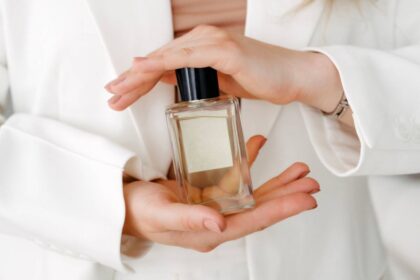 Échantillons de parfums de luxe pour tester avant d'acheter
