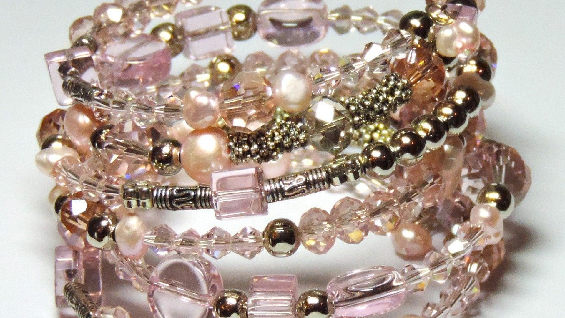 Comment choisir la couleur de ses bijoux ? - Modeusement Vôtre